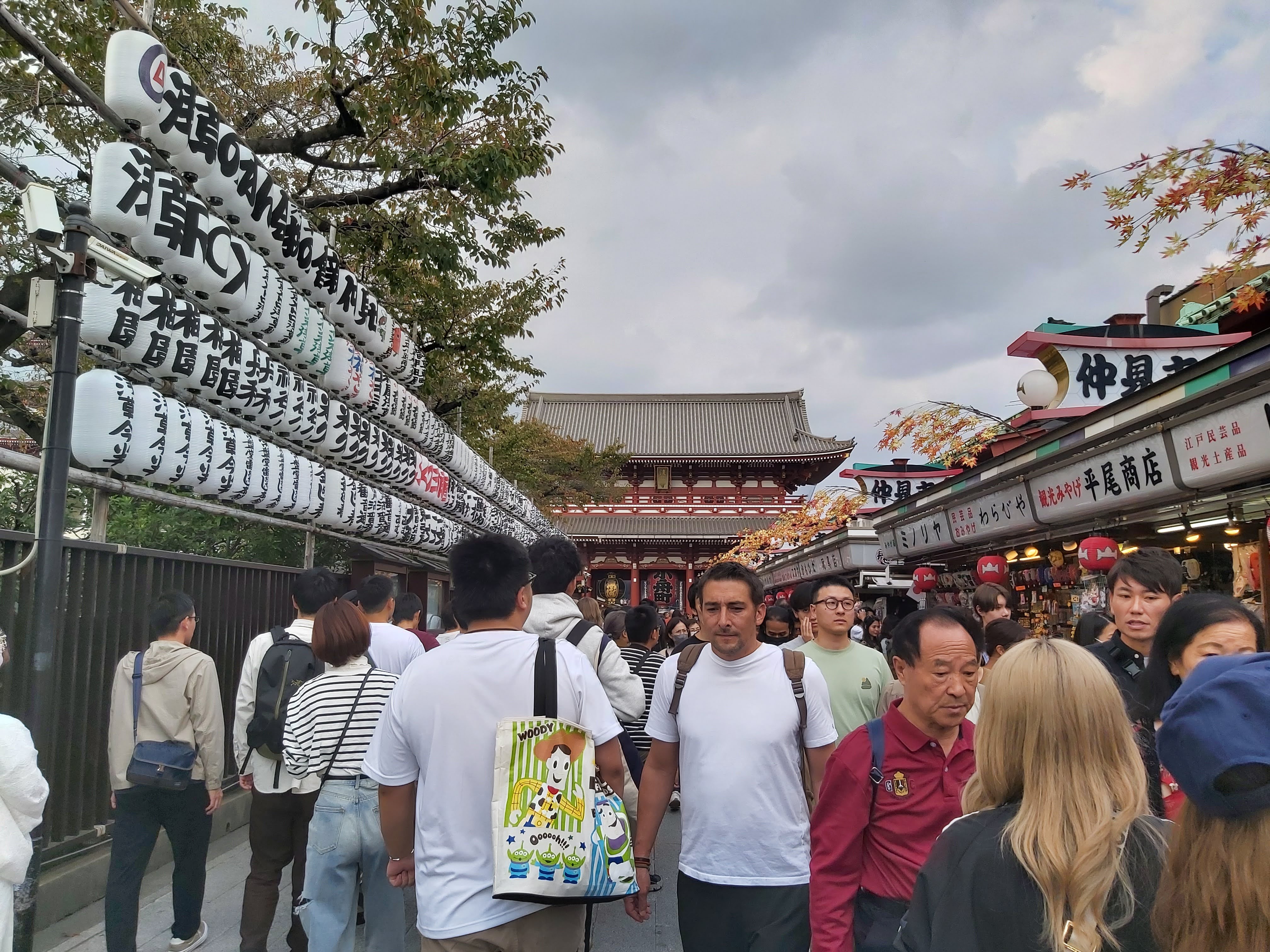 仲見世商店街